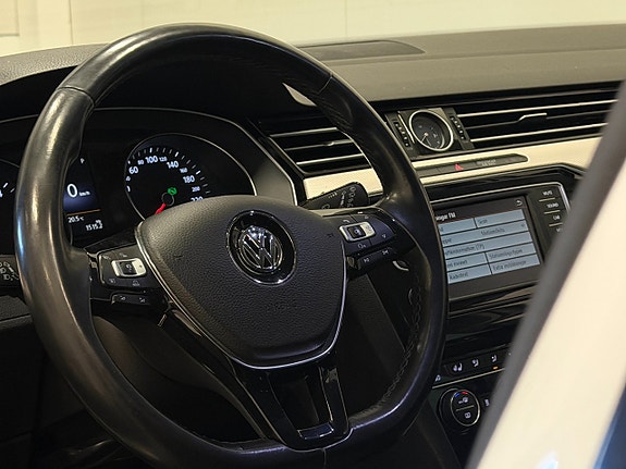 Volkswagen Passat Alltrack 26 of 30