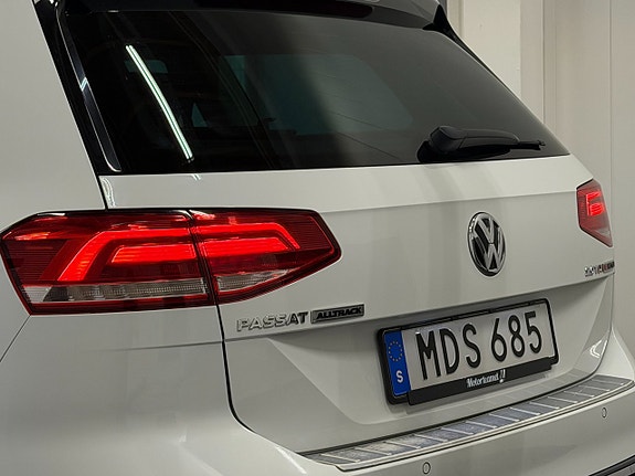 Volkswagen Passat Alltrack 16 of 30
