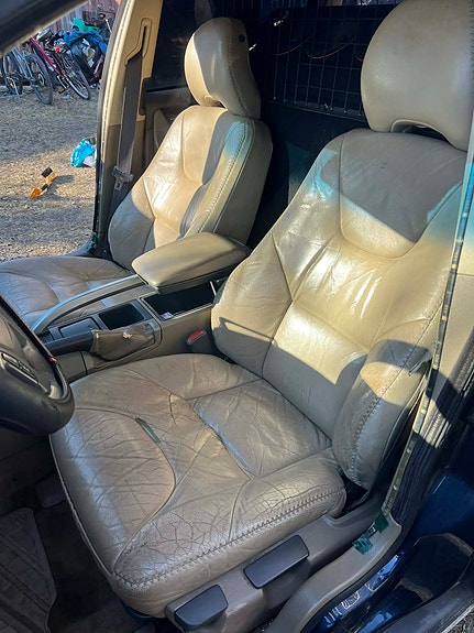 Volvo XC70 12 of 14