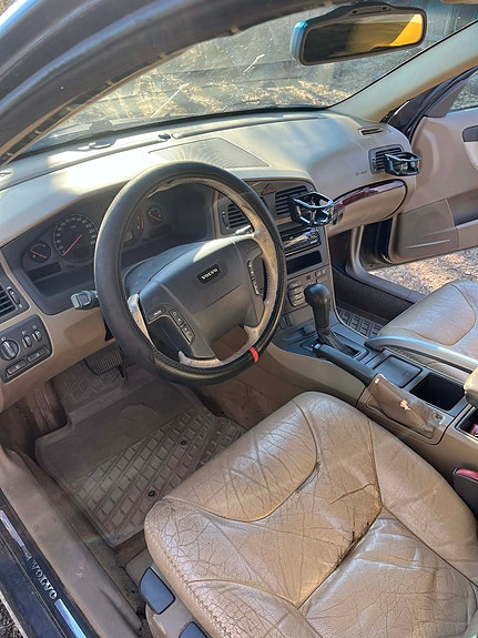 Volvo XC70 7 of 14