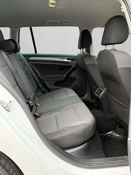 Volkswagen Golf I 19 of 23