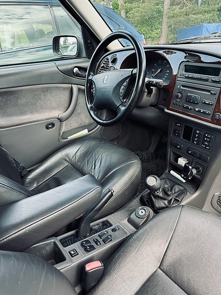 Saab 9-3 4 of 5