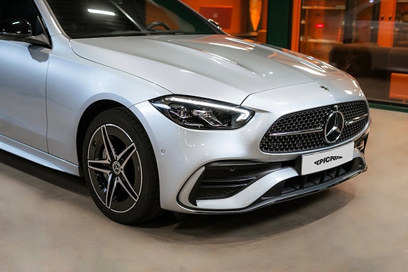 Mercedes-Benz C300 de 2 of 22