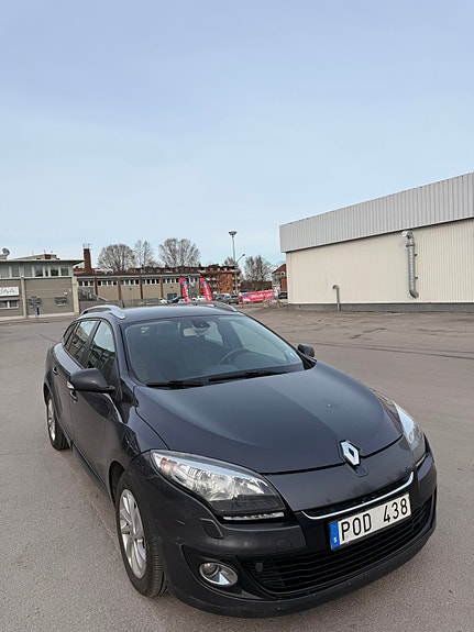 Renault Megane 2 of 8