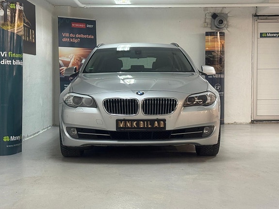 BMW 520d 2 of 5