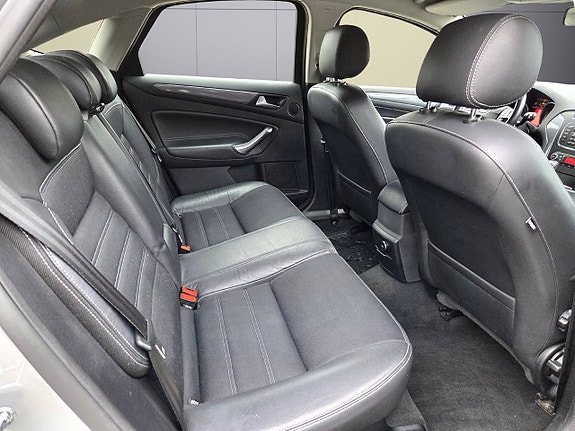 Ford Mondeo 13 of 17