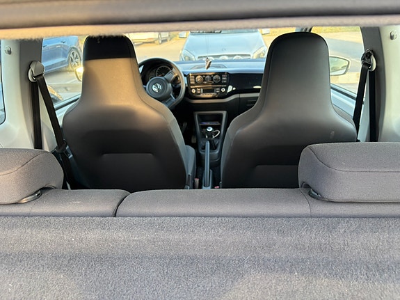 Volkswagen UP! 5 of 5
