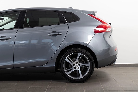Volvo V40 6 of 21