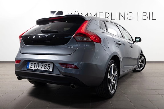 Volvo V40 12 of 21