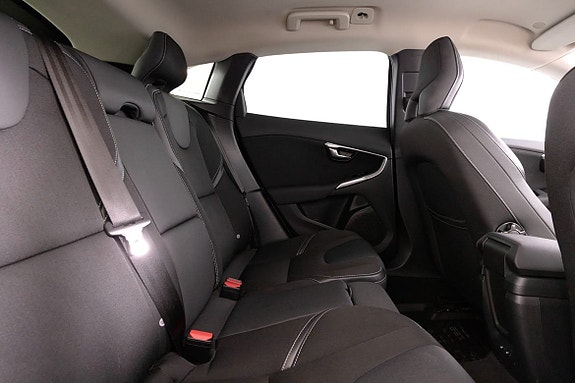 Volvo V40 15 of 21