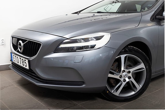 Volvo V40 4 of 21