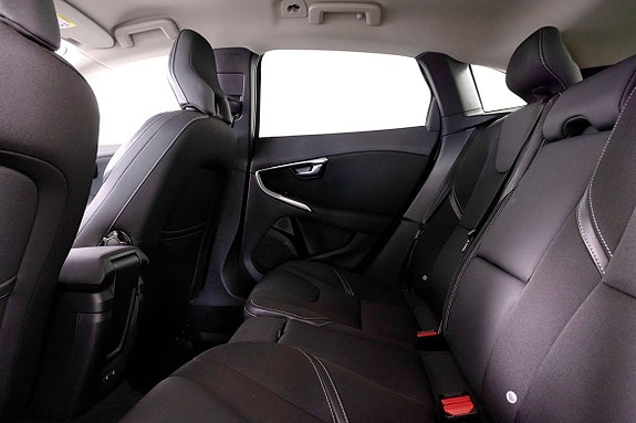 Volvo V40 17 of 21