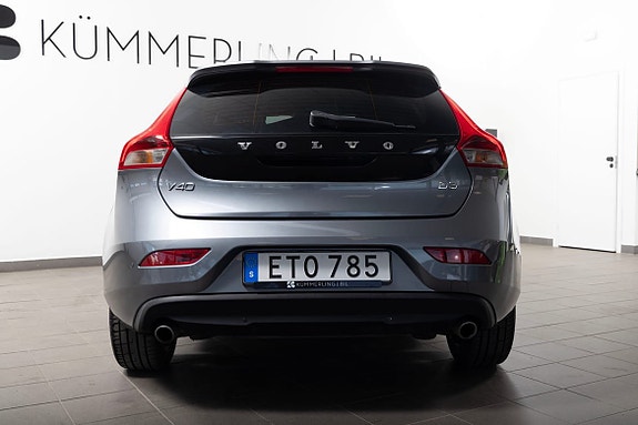 Volvo V40 11 of 21