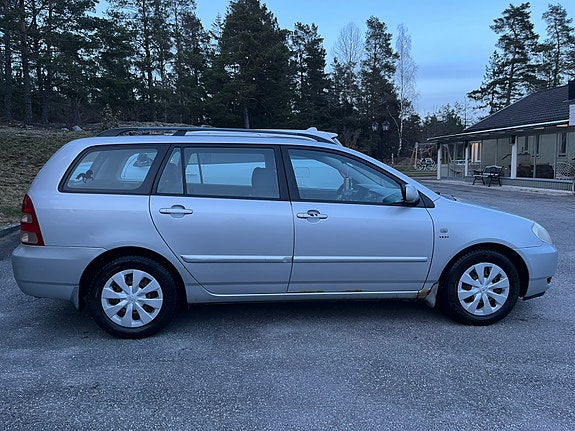 Toyota Corolla 5 of 5