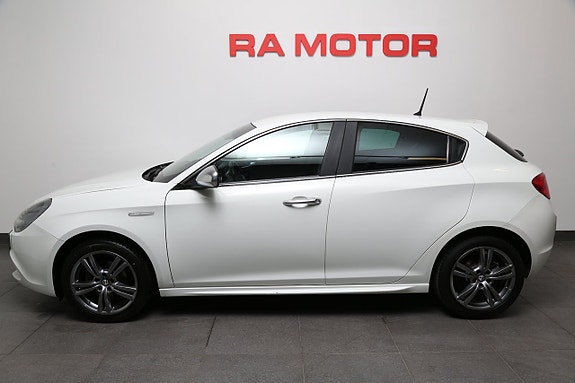 Alfa Romeo Giulietta 3 of 23