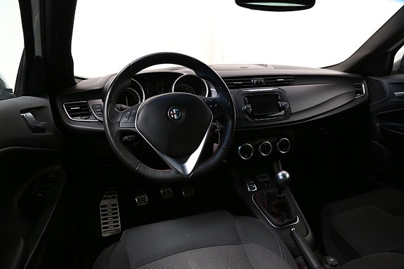 Alfa Romeo Giulietta 13 of 23