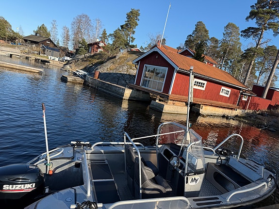 Välvårdad Arronet 16 SP (2018) – Suzuki 80 hk & full servicehistorik 2 of 5