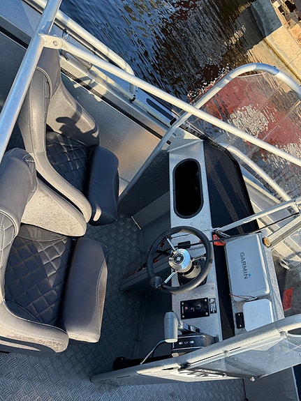 Välvårdad Arronet 16 SP (2018) – Suzuki 80 hk & full servicehistorik 4 of 5