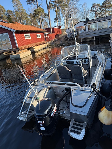 Välvårdad Arronet 16 SP (2018) – Suzuki 80 hk & full servicehistorik 3 of 5