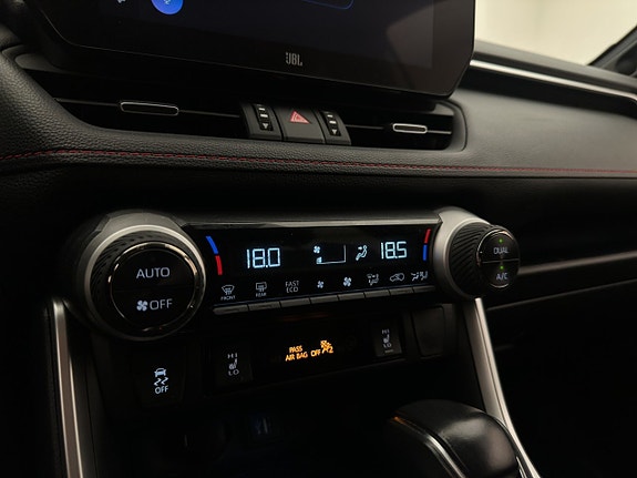 Toyota RAV4 Plug-in Hybrid 24 of 30