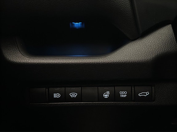 Toyota RAV4 Plug-in Hybrid 27 of 30