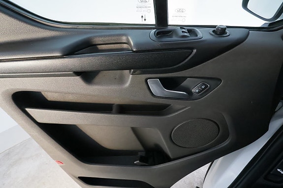 Ford Transit Custom 19 of 21