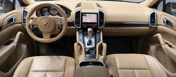 Porsche Cayenne 12 of 16