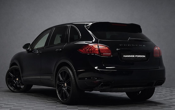 Porsche Cayenne 6 of 16