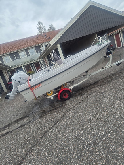 Nyskick Terhi 450 CC med 80 km/h båttralier 2 of 5