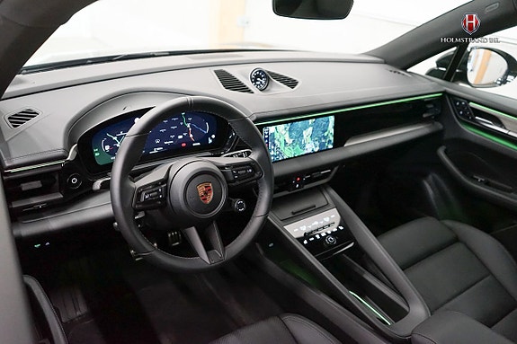 Porsche Macan 11 of 29