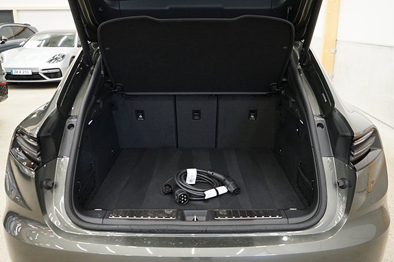Porsche Macan 26 of 29