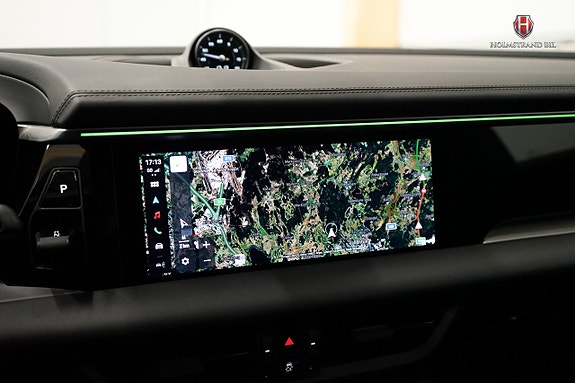 Porsche Macan 25 of 29