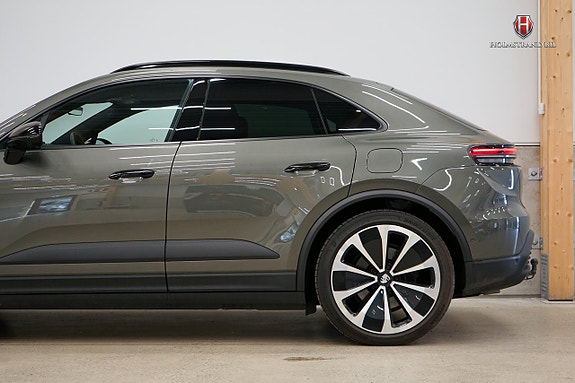 Porsche Macan 10 of 29