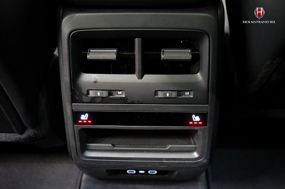 Porsche Macan 16 of 29