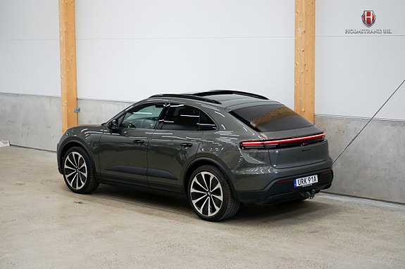 Porsche Macan 7 of 29