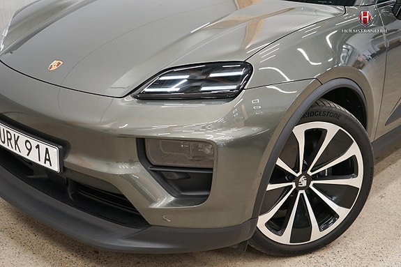 Porsche Macan 8 of 29