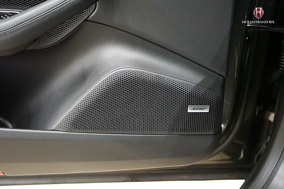 Porsche Macan 22 of 29