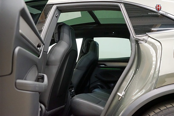Porsche Macan 15 of 29