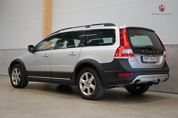 Volvo XC70 4 of 5