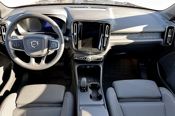 Volvo EX40 4 of 5