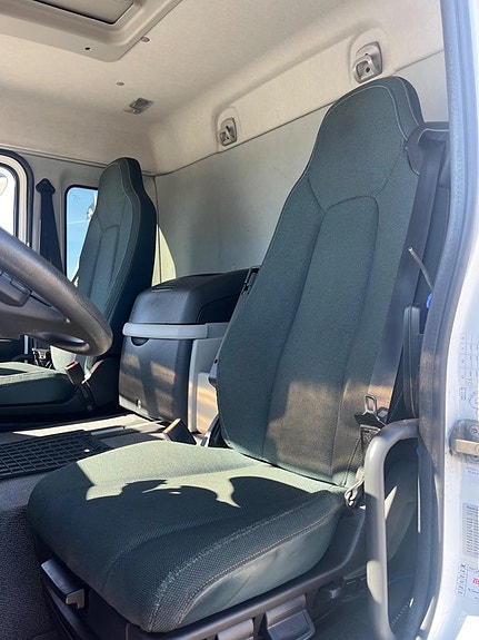 Volvo FL 4x2 distributionsbil bakgavellyft 13 of 17