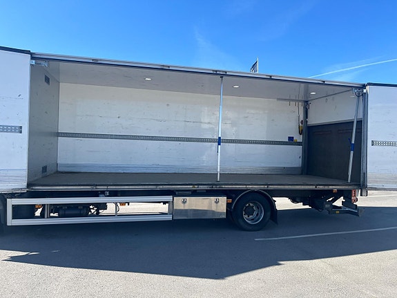 Volvo FL 4x2 distributionsbil bakgavellyft 15 of 17