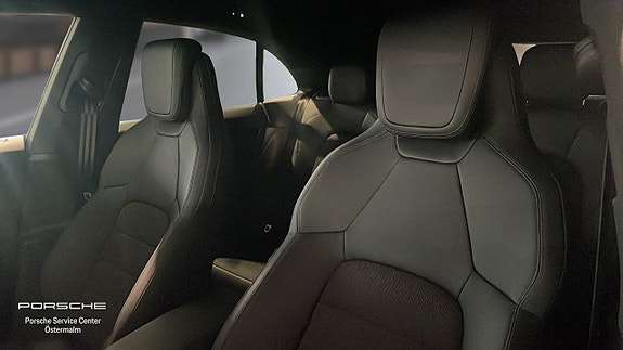 Porsche Macan 4 5 of 5