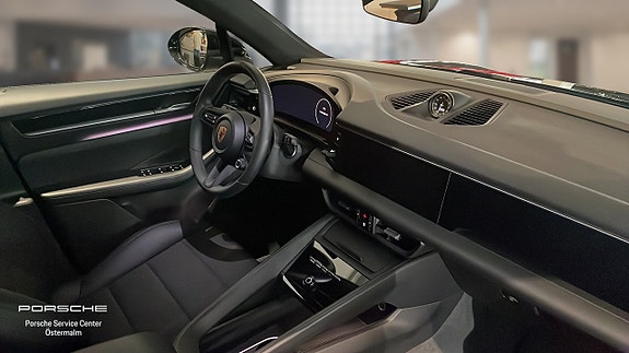 Porsche Macan 4 4 of 5