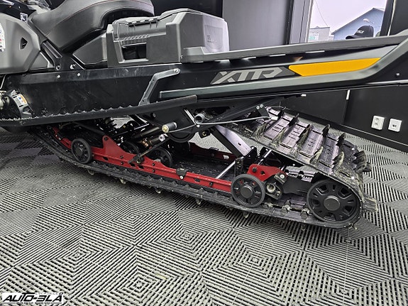 Ski-Doo Expedition Xtreme 900 ACE T 5 of 7