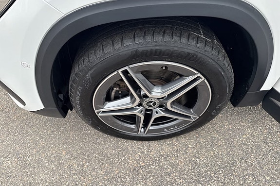 Mercedes-Benz GLA250 12 of 24