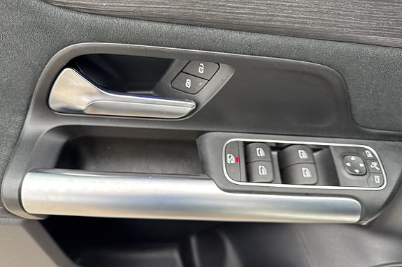 Mercedes-Benz GLA250 21 of 24