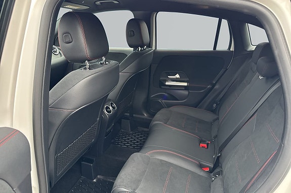 Mercedes-Benz GLA250 8 of 24