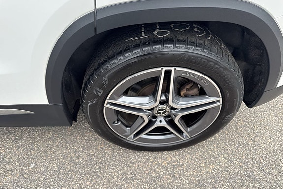Mercedes-Benz GLA250 13 of 24