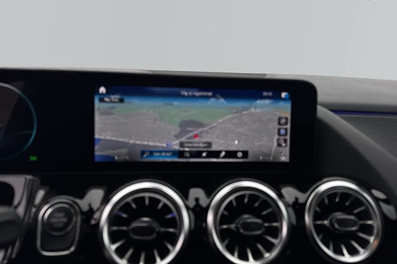 Mercedes-Benz GLA250 7 of 24